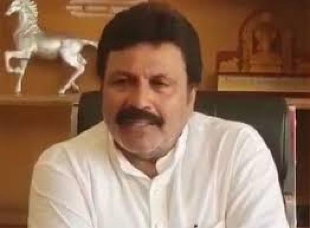 ಅಲೆಮಾರಿಗಳಿಗೆ ದಿನಸಿ ವಿತರಿಸಿದ ಕೃಷಿ ಸಚಿವ ಬಿ.ಸಿ.ಪಾಟೀಲ್